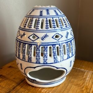 Chinese Oval Shaped Blue White Porcelain Ceramic Cut Out Tea Light Holder Signed